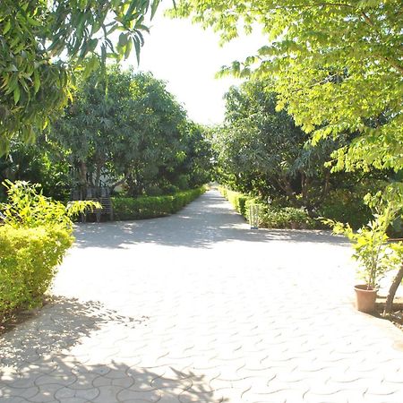 סאסאן גיר Gir Jungle Lodge מראה חיצוני תמונה