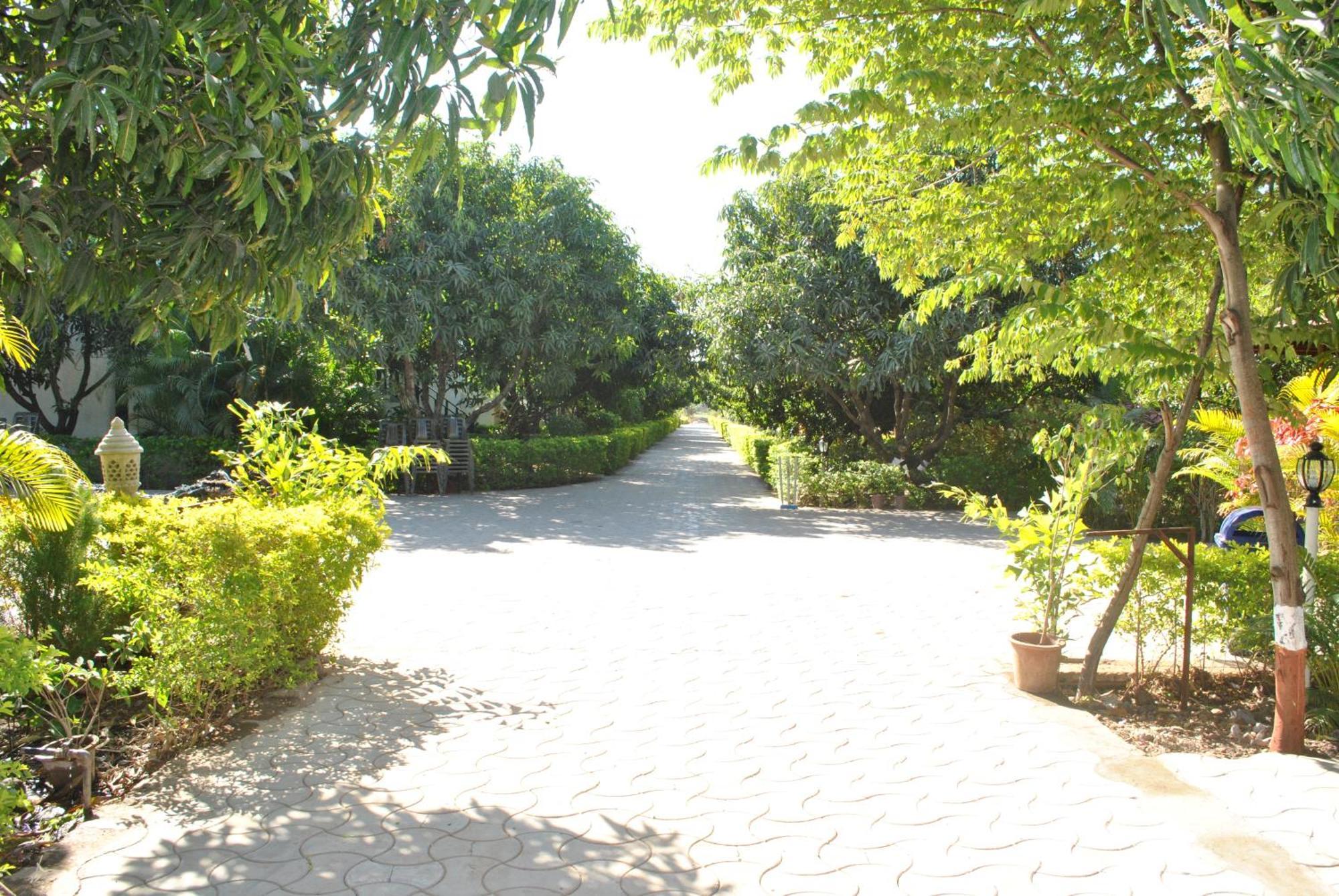 סאסאן גיר Gir Jungle Lodge מראה חיצוני תמונה