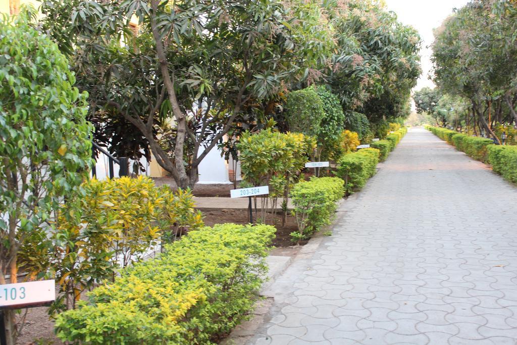 סאסאן גיר Gir Jungle Lodge מראה חיצוני תמונה